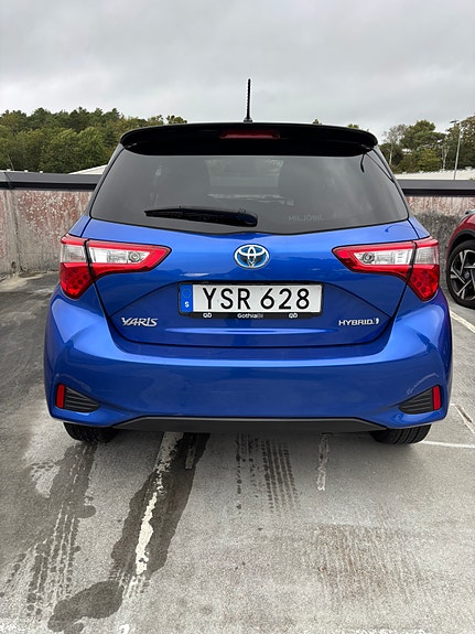 Toyota Yaris 4 of 19