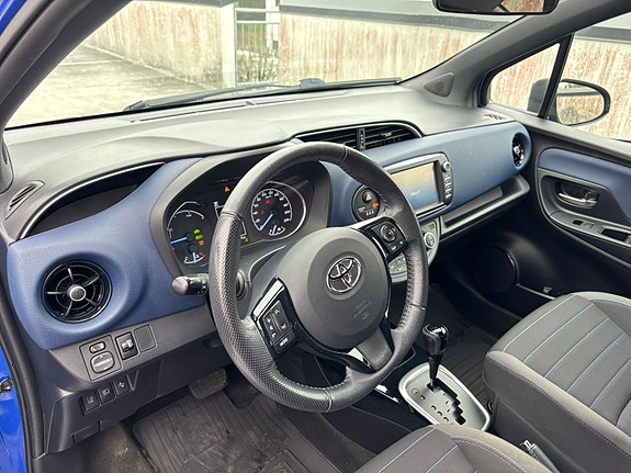 Toyota Yaris 9 of 19