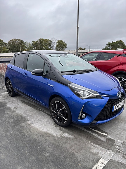 Toyota Yaris 3 of 19