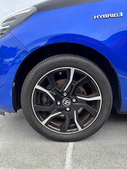 Toyota Yaris 19 of 19