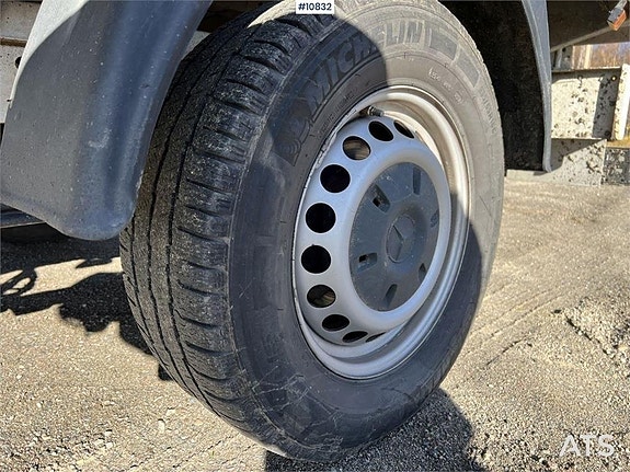 Mercedes Benz Sprinter arbetsbil med flak (230,000:- ex moms 22 of 24