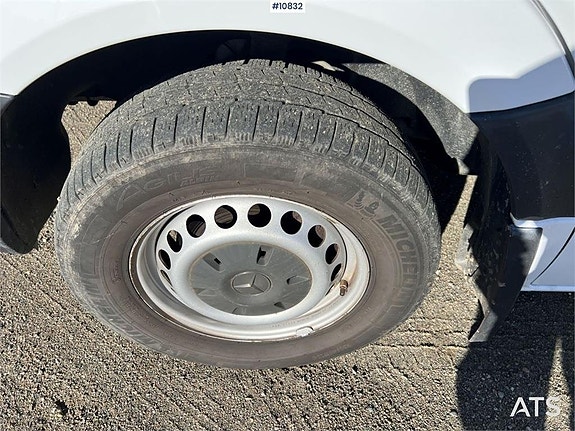 Mercedes Benz Sprinter arbetsbil med flak (230,000:- ex moms 16 of 24
