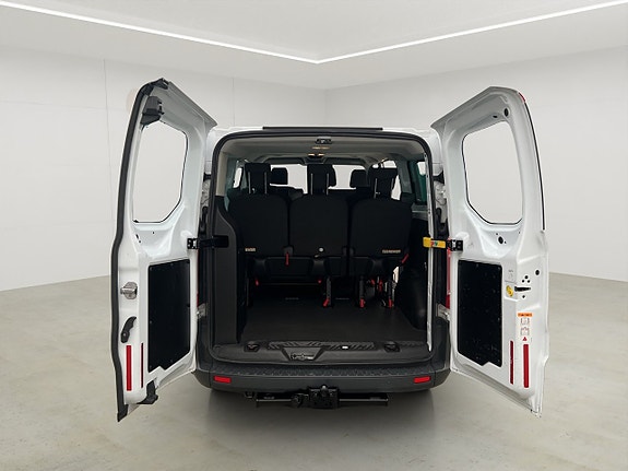 Ford Transit Custom 12 of 30