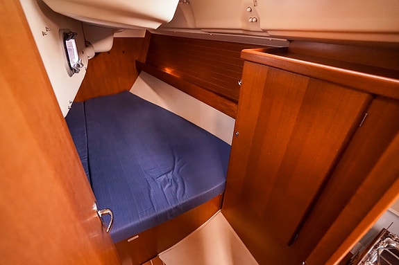 Dufour 325 Grand Large 7 of 24