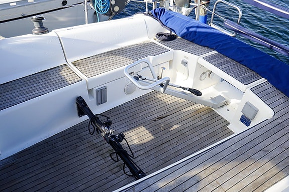 Dufour 325 Grand Large 19 of 24