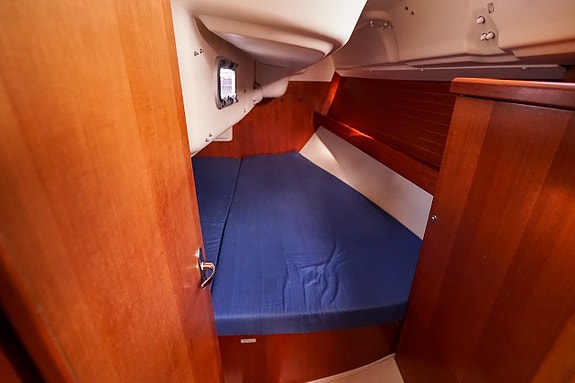 Dufour 325 Grand Large 9 of 24