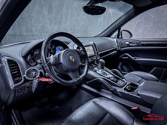 Porsche Cayenne 11 of 30