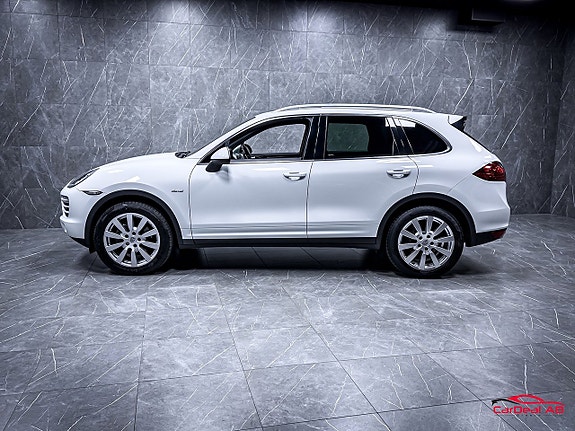 Porsche Cayenne 4 of 30