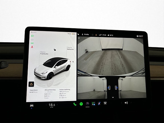 Tesla Model Y 21 of 30