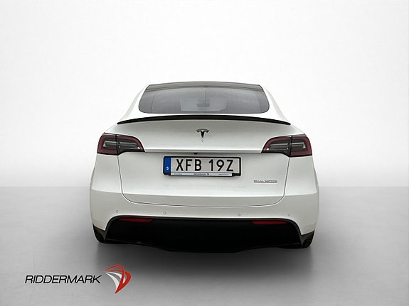 Tesla Model Y 8 of 30