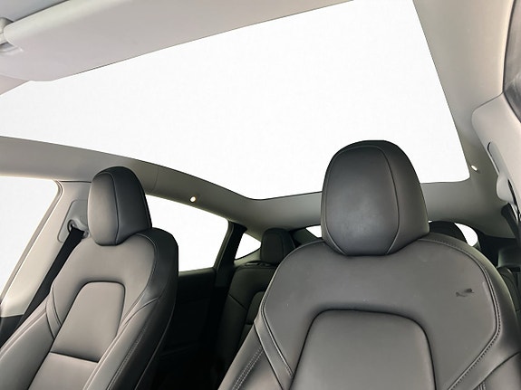 Tesla Model Y 19 of 30