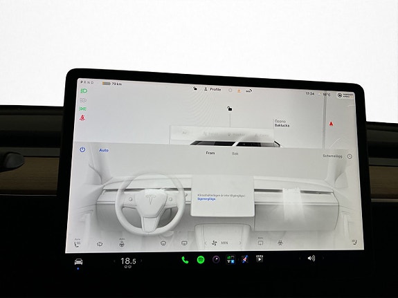 Tesla Model Y 23 of 30