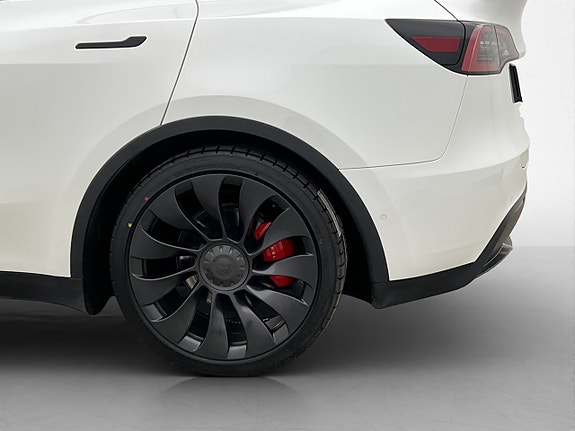 Tesla Model Y 30 of 30