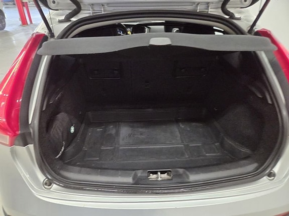 Volvo V40 Cross Country 8 of 10
