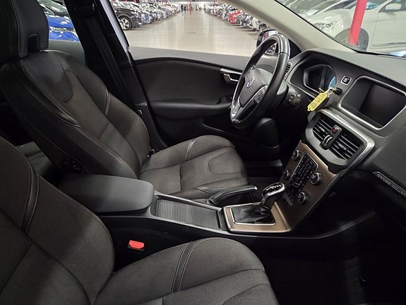 Volvo V40 Cross Country 4 of 10