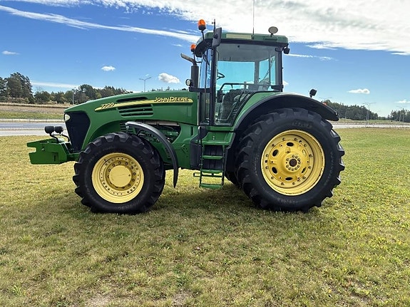 John Deere 7720 2 of 5