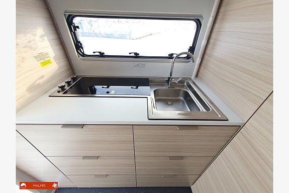 Adria Altea 362 LH 3 of 9
