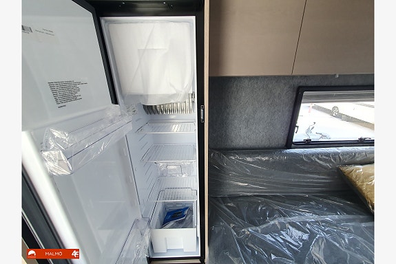Adria Altea 362 LH 4 of 9