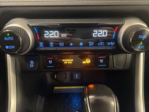 Toyota RAV4 17 of 20