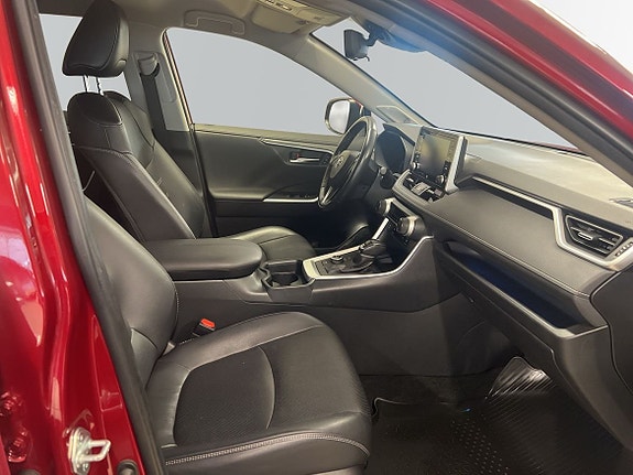 Toyota RAV4 6 of 20