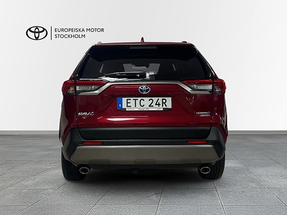 Toyota RAV4 4 of 20