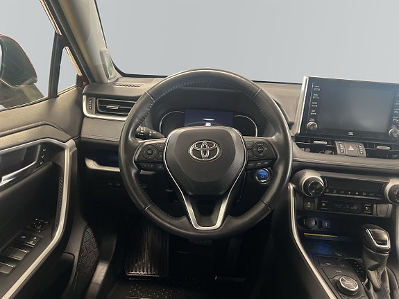Toyota RAV4 9 of 20