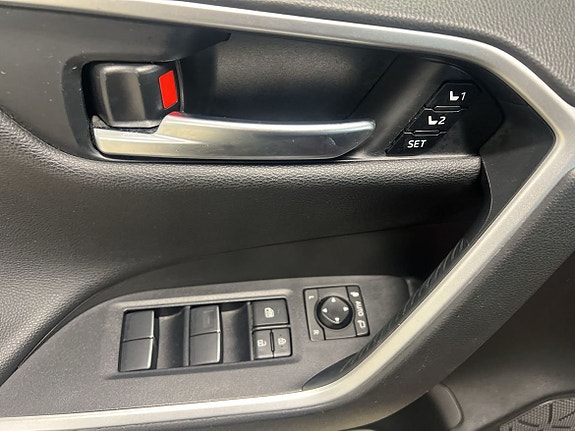 Toyota RAV4 12 of 20