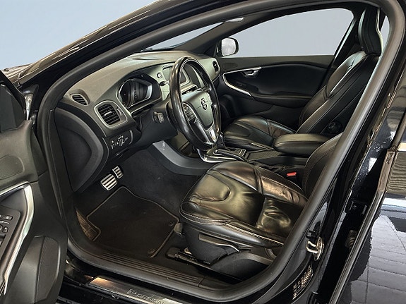 Volvo V40 7 of 23