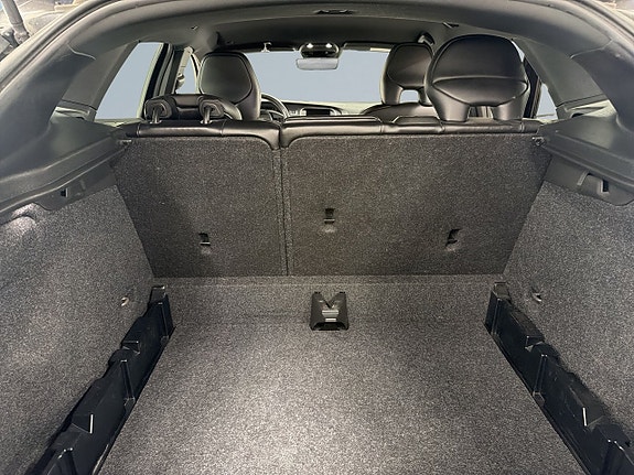 Volvo V40 12 of 23
