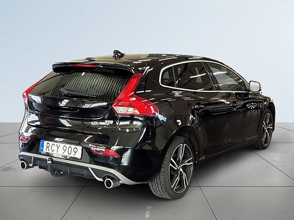 Volvo V40 6 of 23