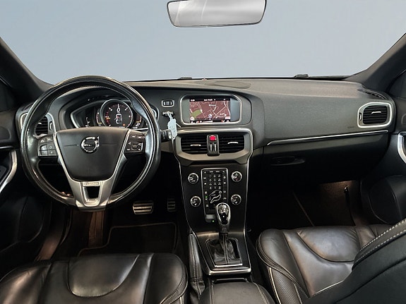 Volvo V40 8 of 23