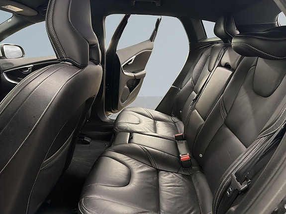 Volvo V40 13 of 23