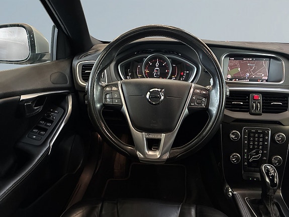 Volvo V40 9 of 23