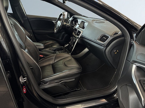 Volvo V40 10 of 23