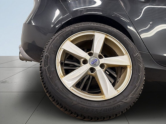 Volvo V40 14 of 23