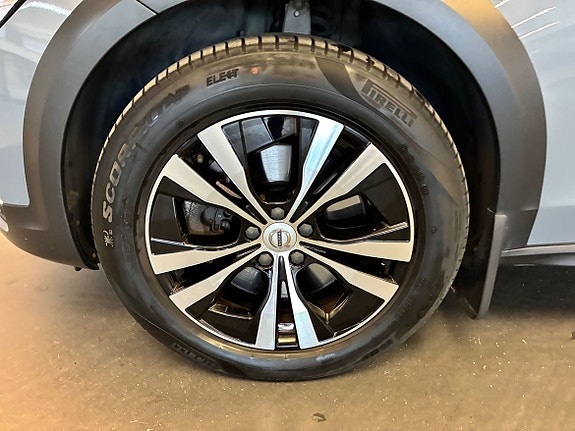 Volvo V90 Cross Country 5 of 21