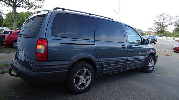 Chevrolet Trans Sport 7 of 18