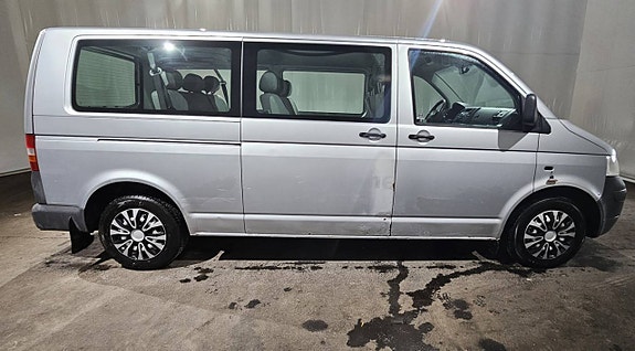 Volkswagen Caravelle 7 of 21