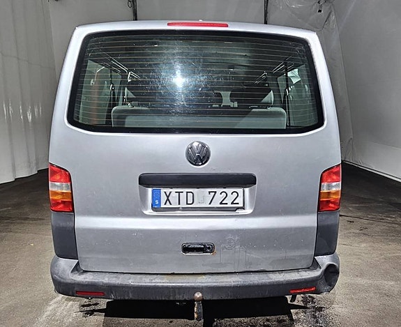 Volkswagen Caravelle 12 of 21