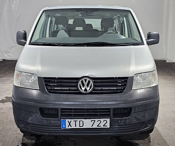 Volkswagen Caravelle 11 of 21