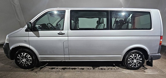 Volkswagen Caravelle 8 of 21