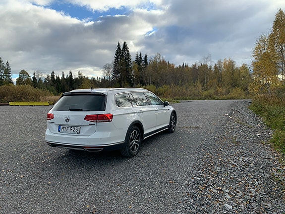 Volkswagen Passat Alltrack 13 of 14