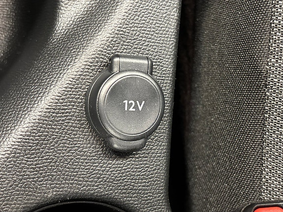 Peugeot 208 23 of 25