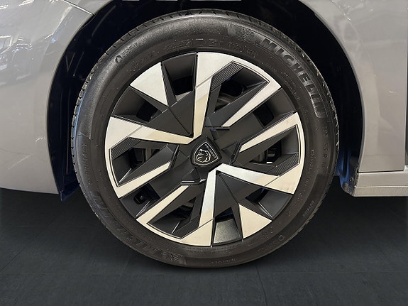 Peugeot 208 14 of 25