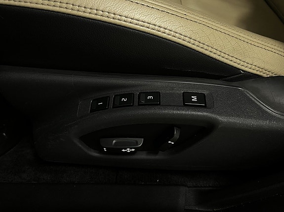 Volvo V60 25 of 28