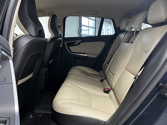 Volvo V60 13 of 28