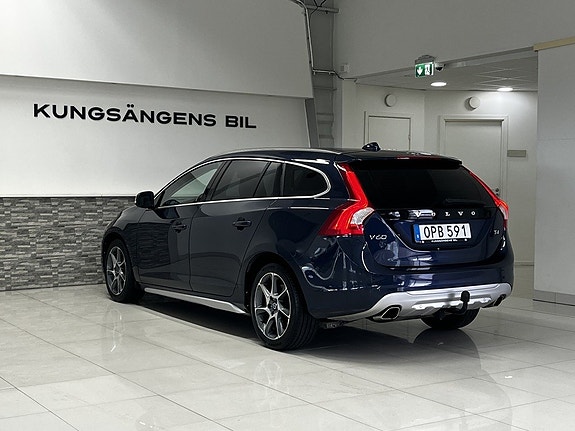 Volvo V60 8 of 28