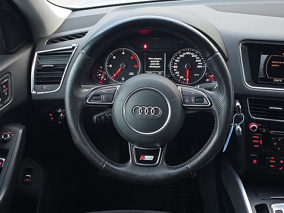 Audi Q5 10 of 17