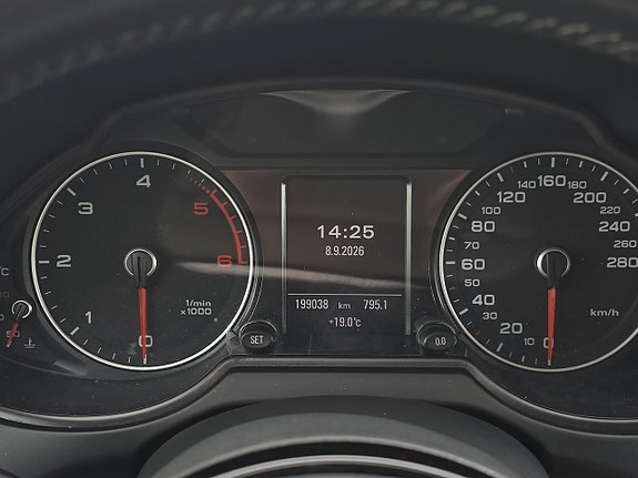 Audi Q5 12 of 17