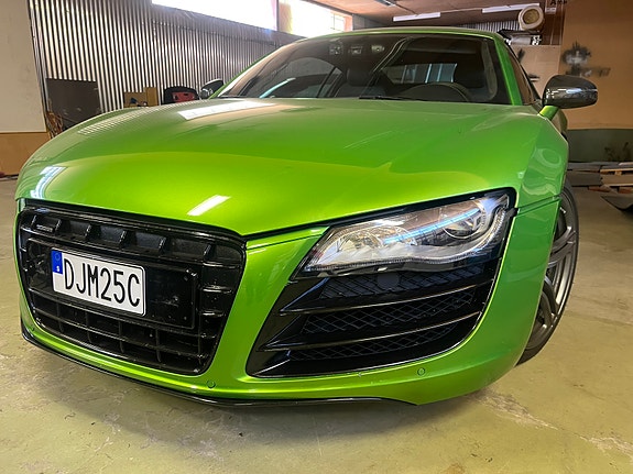 Audi R8 2 of 21
